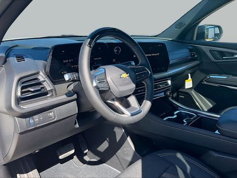 New 2026 Chevrolet Traverse LT w/ Enhanced Driving Package FWD image 9