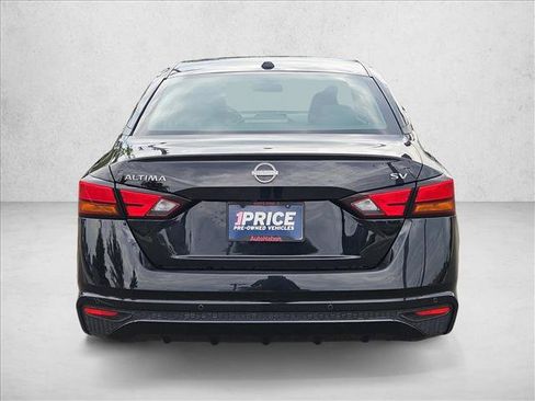 Used 2024 Nissan Altima 2.5 SV FWD image 7