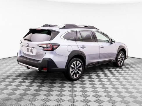 Used 2024 Subaru Outback Touring AWD/4WD image 7