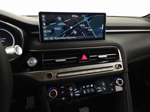 Used 2025 Genesis G70 3.3T Advanced image 17