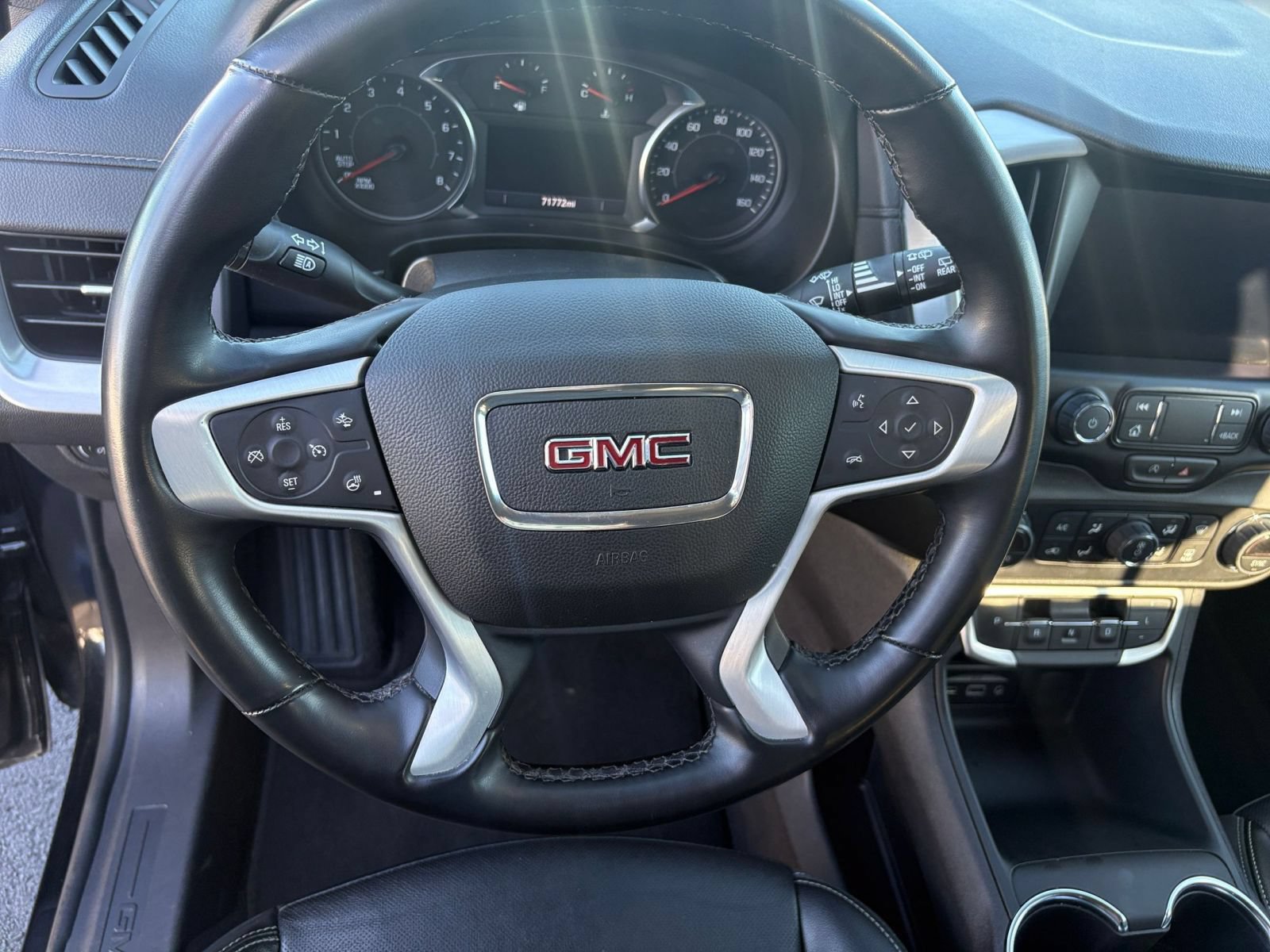 Used 2024 GMC Terrain SLT AWD/4WD image 27