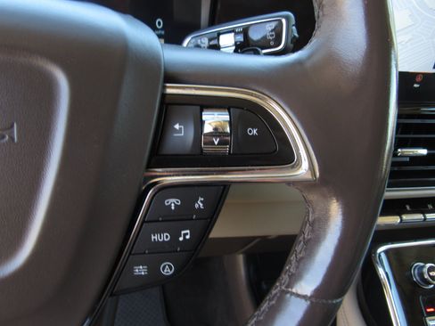Used 2023 Lincoln Navigator Reserve AWD/4WD image 25