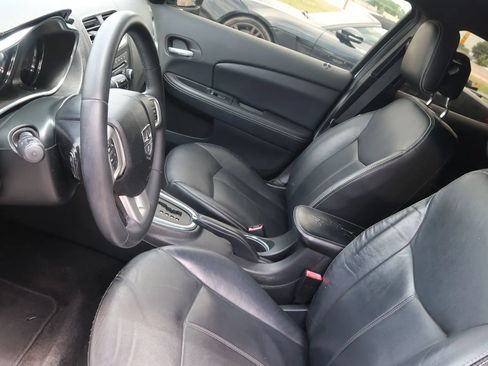 Used 2014 Dodge Avenger SXT FWD image 17