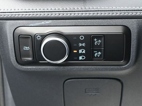 Used 2025 Ford Mustang Premium image 13