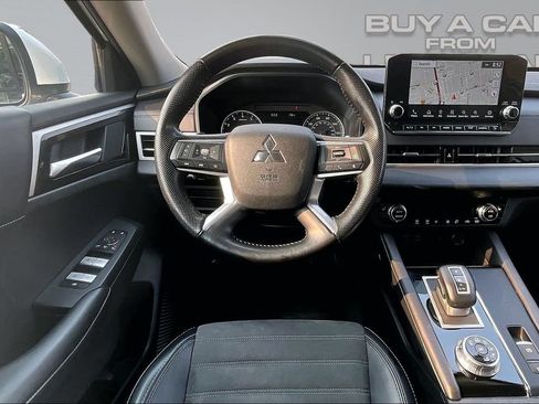 Used 2024 Mitsubishi Outlander SE AWD/4WD image 5