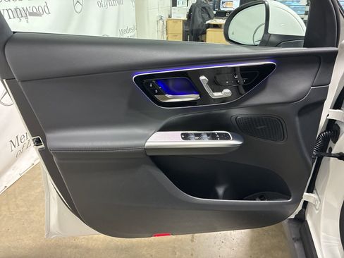 New 2026 Mercedes-Benz GLC 300 4MATIC image 9