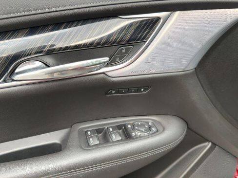 Used 2024 Cadillac XT6 Premium Luxury w/ Technology Package image 23