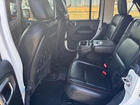 Used 2018 Jeep Wrangler Unlimited Rubicon AWD/4WD image 13