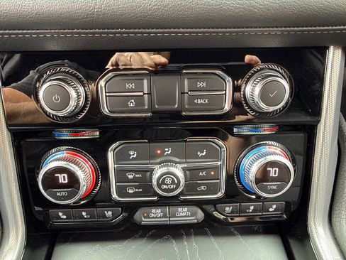 Used 2021 GMC Yukon Denali w/ LPO, Illumination Package image 27