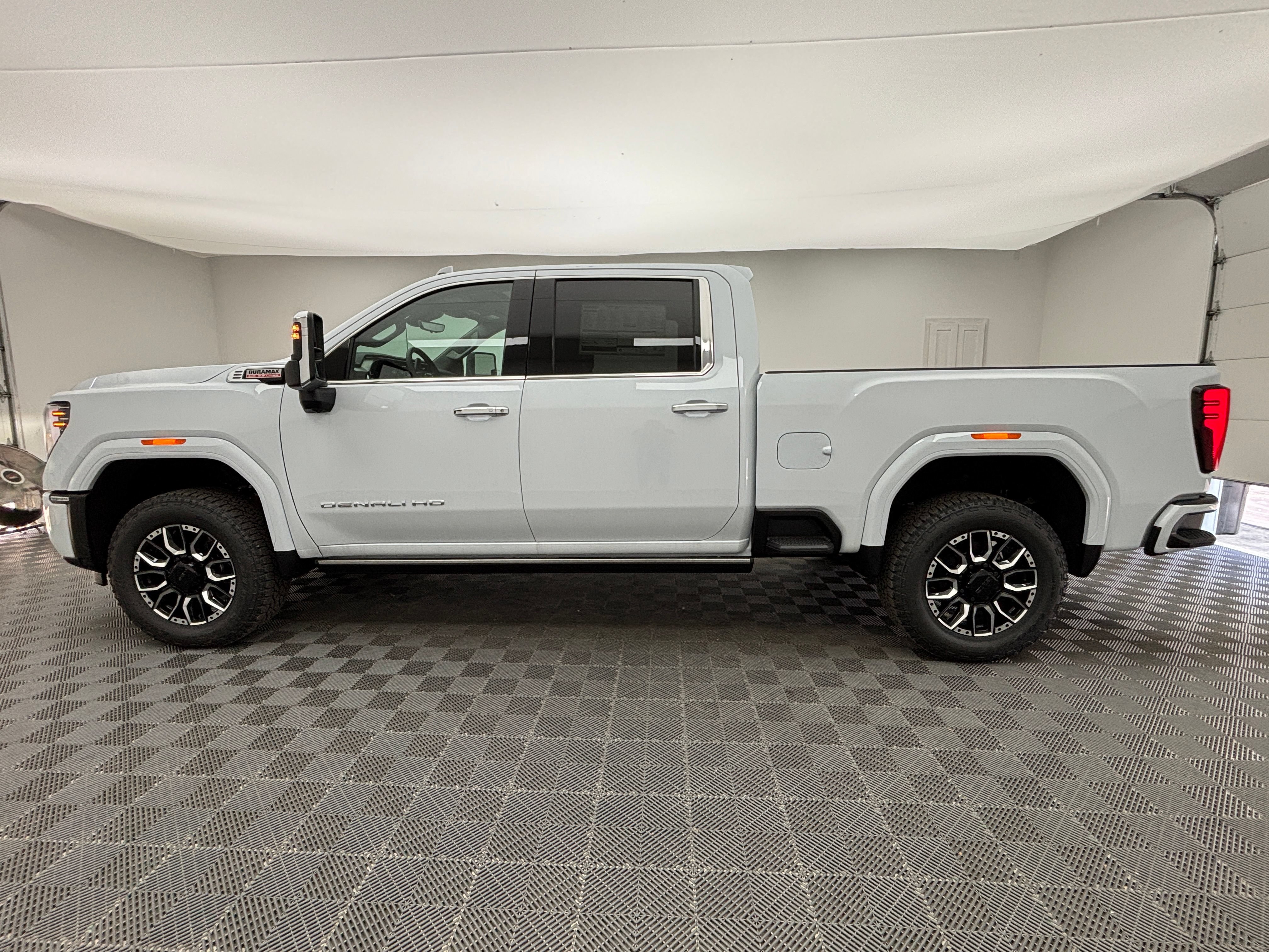 New 2026 GMC Sierra 3500 Denali AWD/4WD image 16
