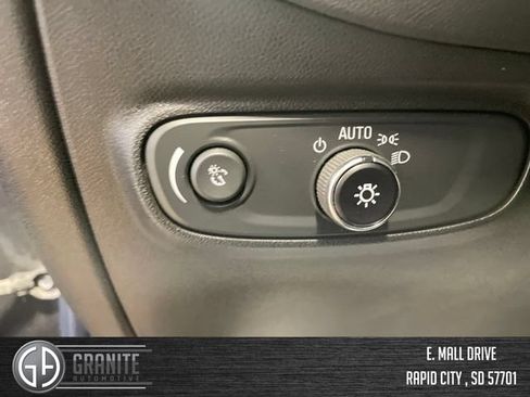 Used 2022 Chevrolet Equinox LT AWD/4WD image 30