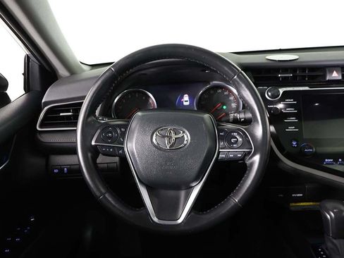 Used 2020 Toyota Camry XSE FWD image 40