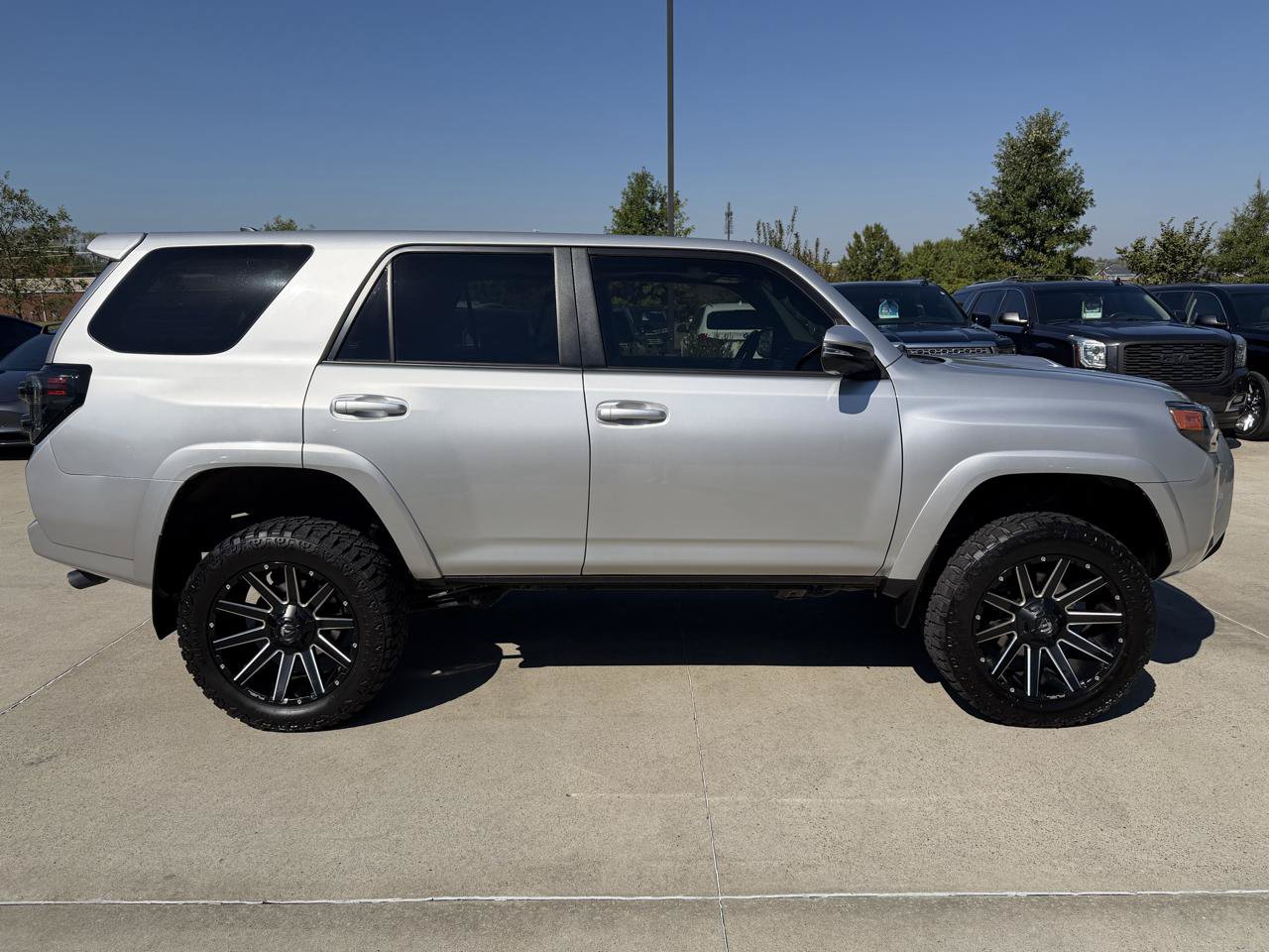 Used 2021 Toyota 4Runner TRD Off-Road Premium w/ Moonroof Package AWD/4WD image 4