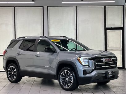 Used 2025 GMC Terrain Elevation w/ Elevation Premium Package