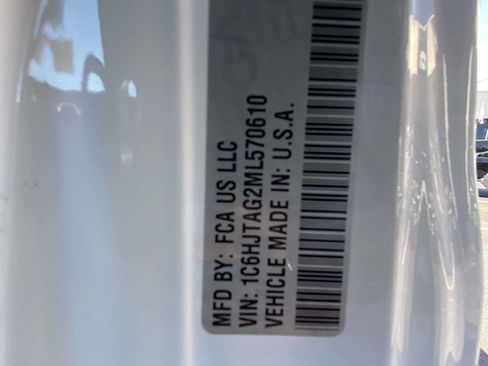 Used 2021 Jeep Gladiator Sport image 12