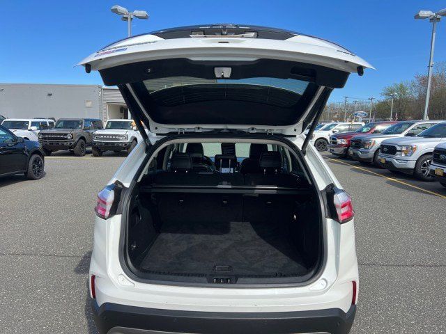 Used 2022 Ford Edge Titanium AWD/4WD image 29