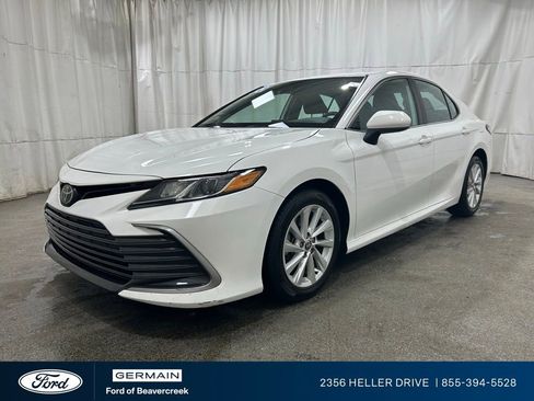 Used 2023 Toyota Camry LE image 4