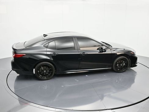 Used 2025 Toyota Camry SE image 34