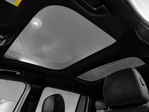 Used 2023 Mercedes-Benz GLB 250 image 6