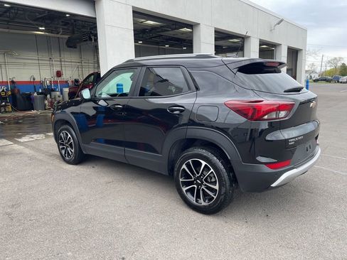 Used 2024 Chevrolet TrailBlazer LT w/ Convenience Package AWD/4WD image 5