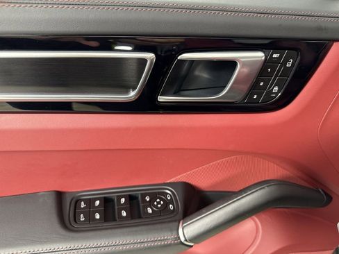 Certified 2023 Porsche Cayenne GTS AWD/4WD image 33