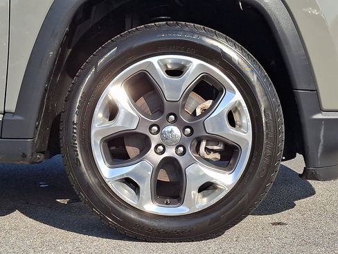 Used 2021 Jeep Compass Limited FWD image 9