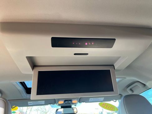 Used 2018 Toyota Sienna XLE image 24