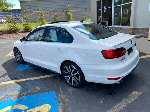 Used 2013 Volkswagen Jetta GLI Autobahn FWD image 3