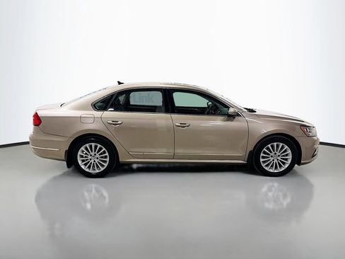 Used 2016 Volkswagen Passat 1.8T SE image 9