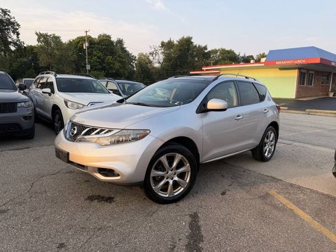 Used 2013 Nissan Murano LE w/ Platinum Pkg AWD/4WD image 2