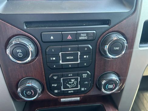 Used 2014 Ford F150 King Ranch w/ King Ranch Luxury Package AWD/4WD image 28