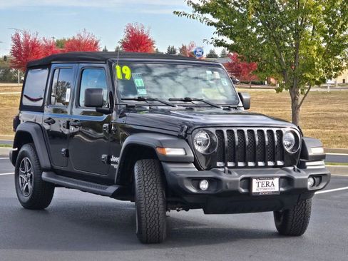 Used 2019 Jeep Wrangler Unlimited Sport S image 3