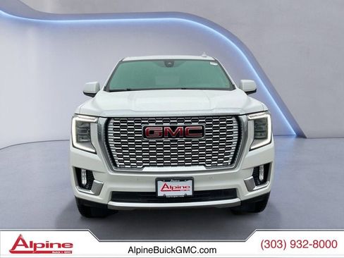 Certified 2022 GMC Yukon XL Denali w/ Denali Ultimate Package AWD/4WD image 8