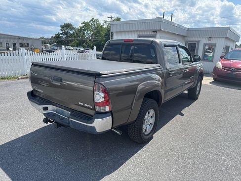 Used 2013 Toyota Tacoma 4x4 Double Cab w/ SR5 Pkg image 3