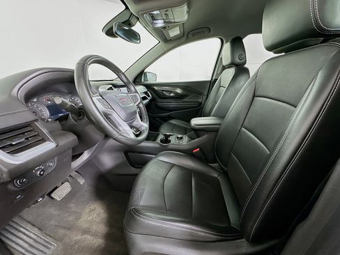 Used 2024 GMC Terrain SLT image 13