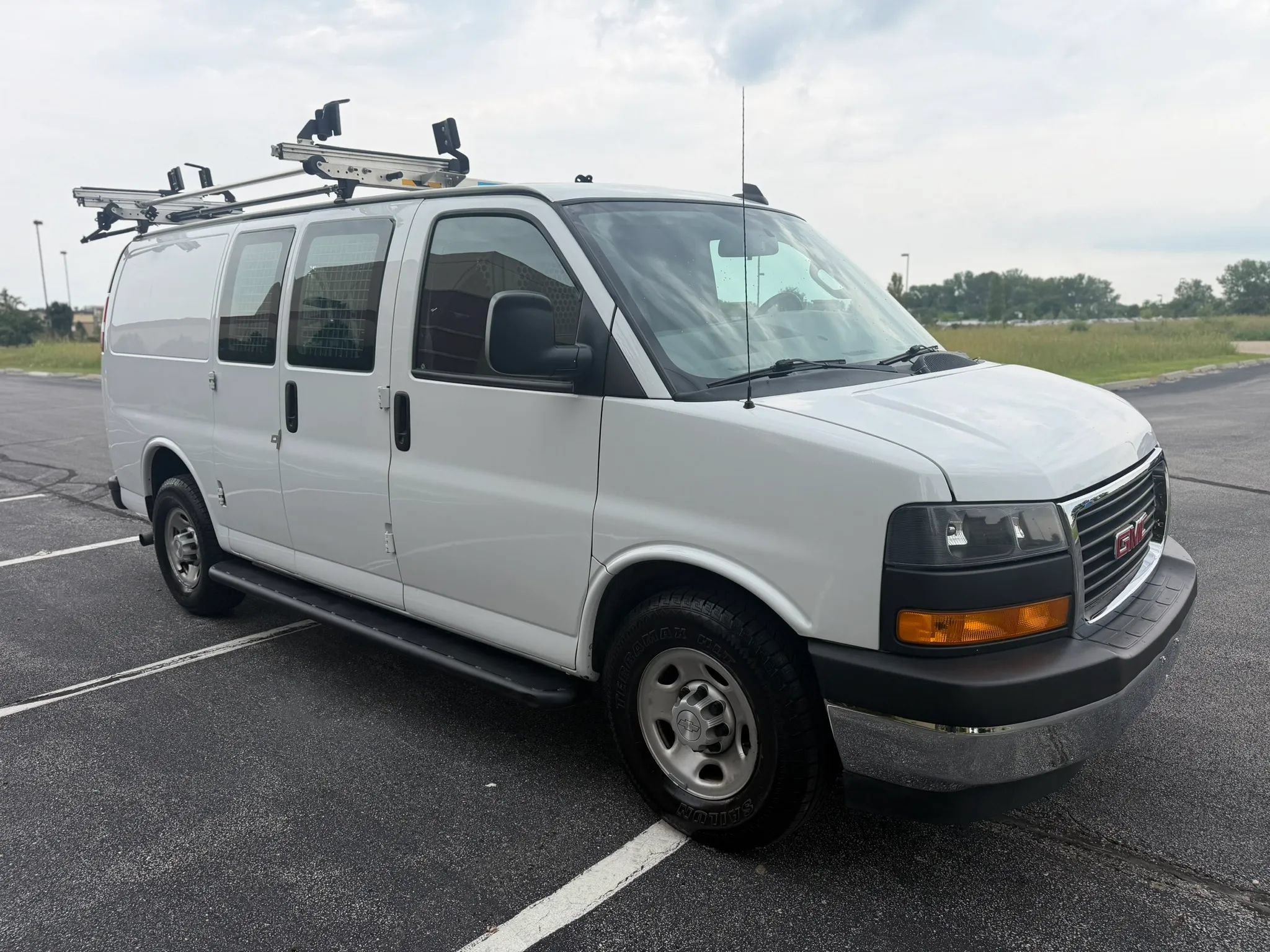 Used 2020 GMC Savana 2500 w/ Driver Convenience Package RWD image 7