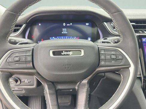 Used 2023 Jeep Grand Cherokee L Limited AWD/4WD image 18