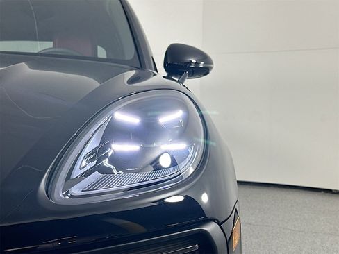 New 2026 Porsche Macan S image 15