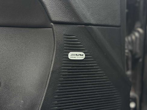 Used 2017 Dodge Challenger SXT Plus image 15