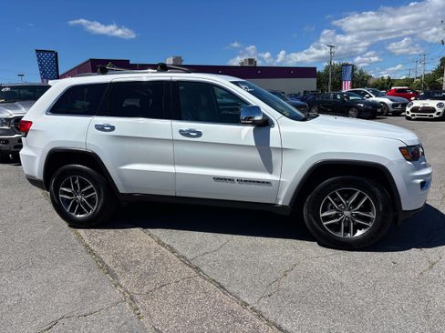 Certified 2017 Jeep Grand Cherokee Limited AWD/4WD image 6