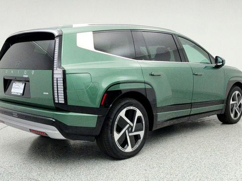 Used 2026 Hyundai Ioniq 9 Limited image 5