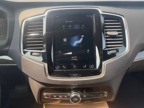 Used 2018 Volvo XC90 T6 Momentum w/ Convenience Package AWD/4WD image 9