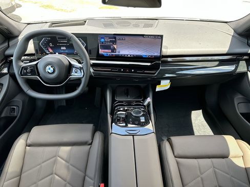 New 2026 BMW 530i xDrive AWD/4WD image 11