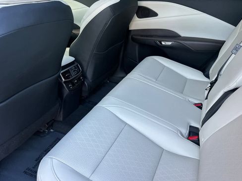Used 2026 Lexus RX 350 w/ Convenience Package image 4