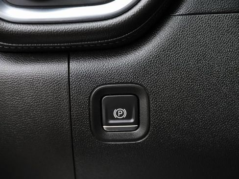 Used 2020 Chevrolet Silverado 1500 LT Trail Boss image 22