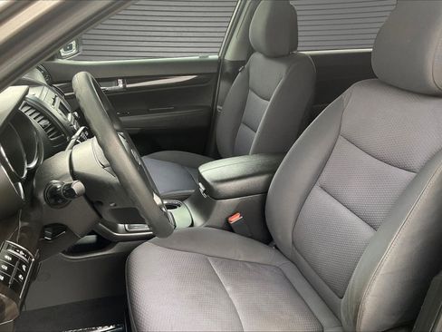 Used 2011 Kia Sorento 2WD w/ Convenience Pkg image 15