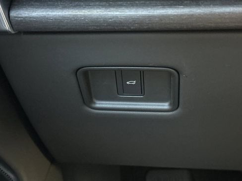 New 2025 Land Rover Range Rover SE image 32