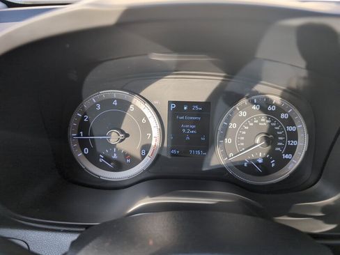 Used 2021 Hyundai Venue SE image 16