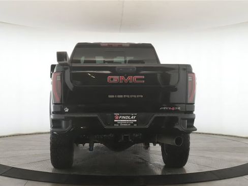 Used 2025 GMC Sierra 2500 AT4X image 11
