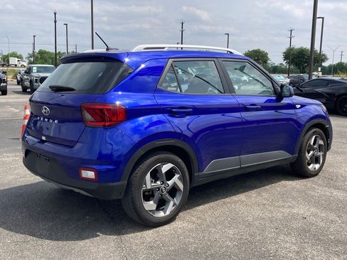 Used 2025 Hyundai Venue SEL image 5